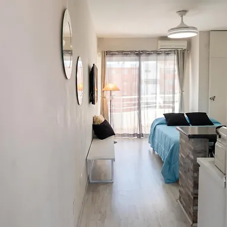 Appartement Welcoming In 45 M² With Shared Pool Torremolinos