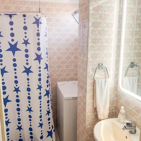 Welcoming In 45 M² With Shared Pool