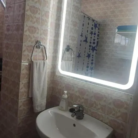 Lägenhet Welcoming In 45 M² With Shared Pool Torremolinos