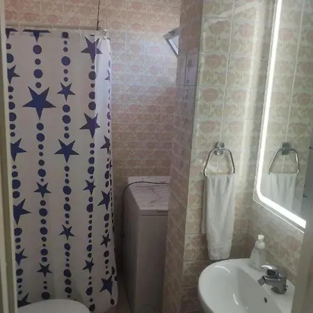 Lägenhet Welcoming In 45 M² With Shared Pool Torremolinos