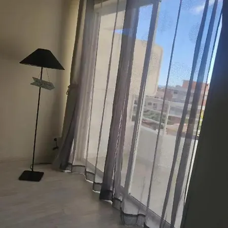 Welcoming In 45 M² With Shared Pool Apartment